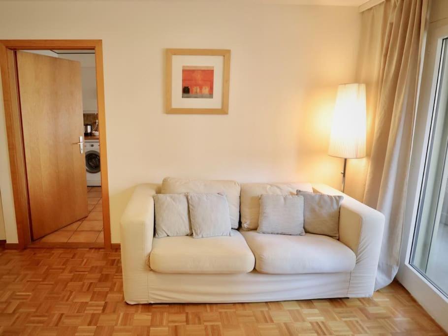 Comfortable, Very Well Located Between Train Station And Lake! Lausanne Exterior photo