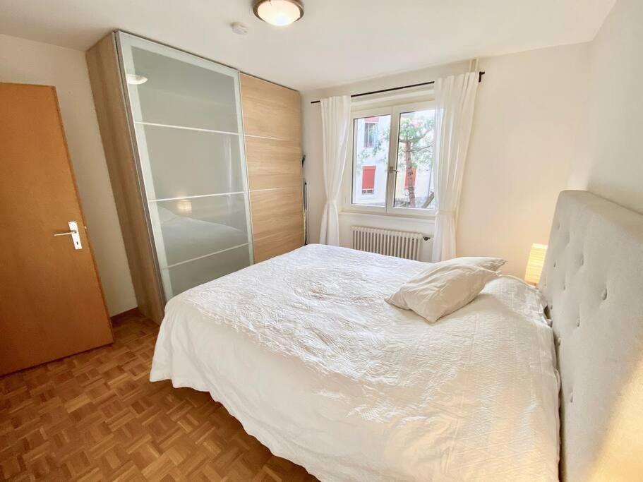 Comfortable, Very Well Located Between Train Station And Lake! Lausanne Exterior photo